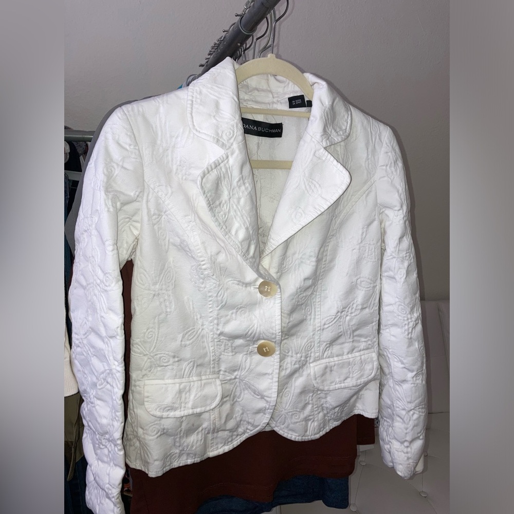 White Embossed Patterned Blazer - Picture 2 of 7